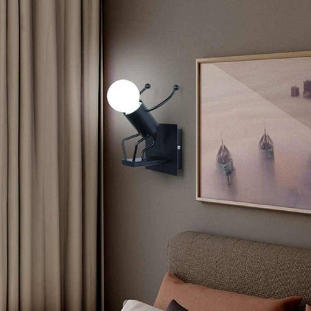 Applique Da Parete Decorativo Forma Omino Che Salta In Metallo Attacco E27 Aq50