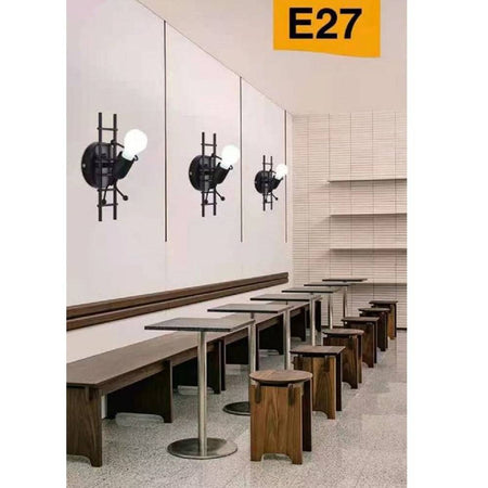 Applique Da Parete Decorativo Forma Omino Sulla Scala In Metallo Attacco E27 Aq49