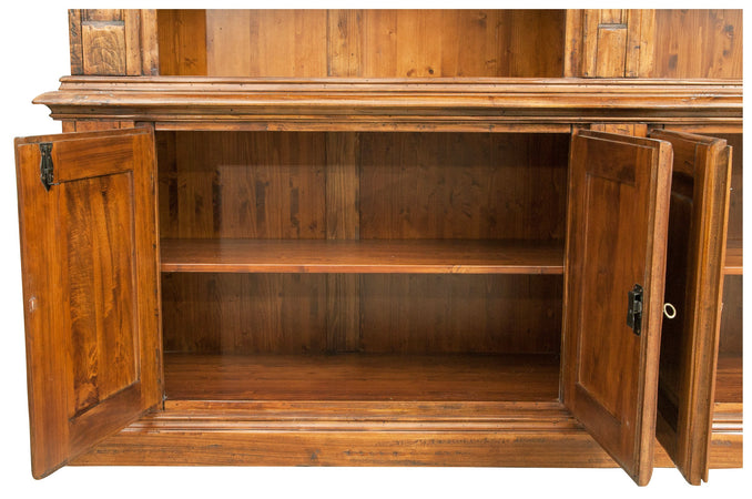 Biscottini Libreria Country in legno massello di tiglio finitura noce L230xPR47xH235 cm. Made in Italy