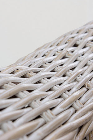 Poltrona "Coba" struttura in rattan intreccio in kubu per interno