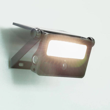 Faretto Solare Ip65 Ricaricabile Parete Sensore Crepuscolare Movimento Led 8 W