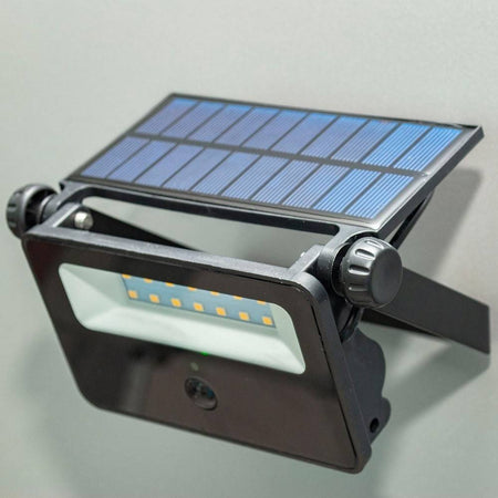 Faretto Solare Ip65 Ricaricabile Parete Sensore Crepuscolare Movimento Led 8 W