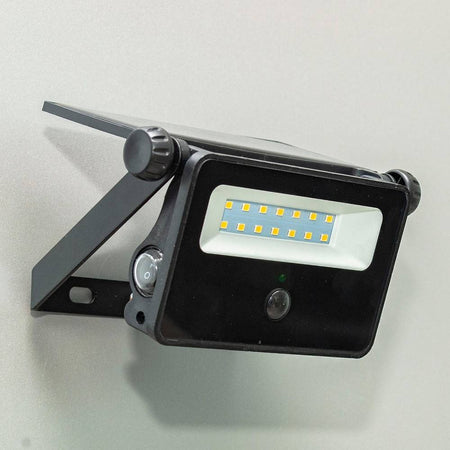 Faretto Solare Ip65 Ricaricabile Parete Sensore Crepuscolare Movimento Led 8 W