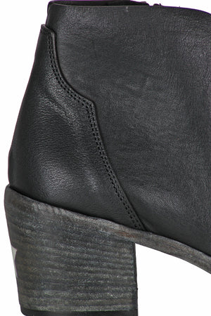 CURIOSITe Curiosite - Stivaletti - 451300 - Nero da donna