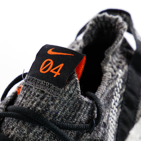 Nike Scarpa Bassa Uomo Space Hippie 04 Iron Grey/photon Dust/black da uomo