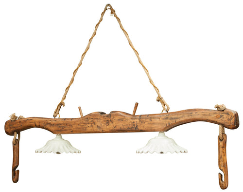 Biscottini Giogo lampadario in legno massello di tiglio finitura noce .Made in Italy