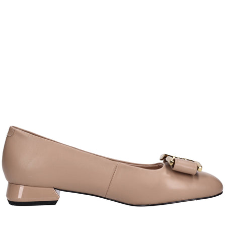 Emanuelle Vee Scarpe basse Beige da donna