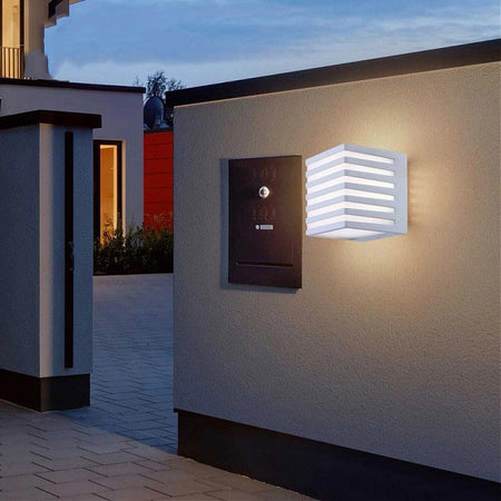 Applique Muro Esterno Led 10w Lampada Decorativa Strisce Cubo Bianco Ip54 B110-b