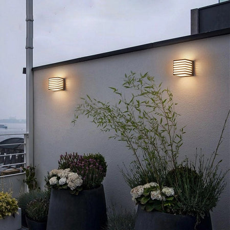 Applique Muro Esterno Led 10w Lampada Decorativa A Strisce Cubo Nero Ip54 B110-n