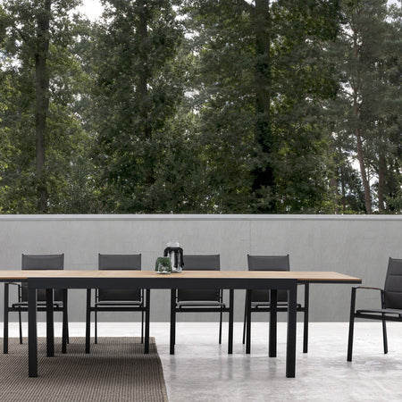 Sedia poltrona "Kubik" da esterno giardino in alluminio verniciato a polvere con dettagli in legno