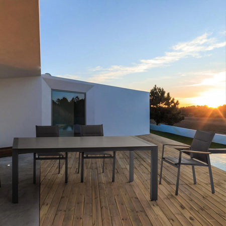 Sedia poltrona "Kubik" da esterno giardino in alluminio verniciato a polvere con dettagli in legno