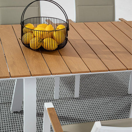 Sedia poltrona "Kubik" da esterno giardino in alluminio verniciato a polvere con dettagli in legno