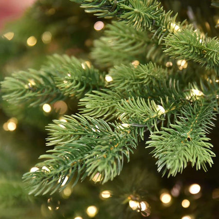 Albero di natale con Micro Led Incorporati "Madison" 80 % PE Effetto Real Touch