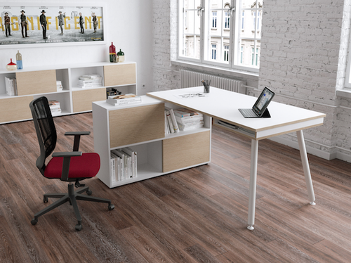 Postazione lavoro composta da scrivania e mobile contenitore cm. 160x160x81,5h