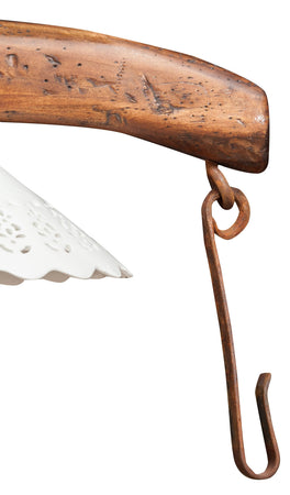 Biscottini Giogo lampadario in legno massello di tiglio finitura noce Made in Italy