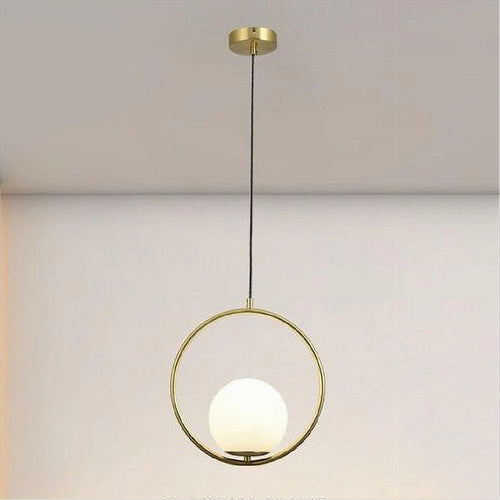 Lampadario A Sospensione Cerchio Metallo Con Sfera Vetro Bianco Attacco E27 Oro 32811