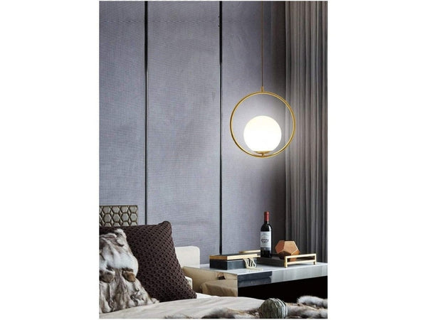 Lampadario A Sospensione Cerchio Metallo Con Sfera Vetro Bianco Attacco E27 Oro 32811