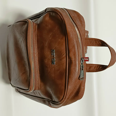 Zaino Multitasche in Ecopelle Fodera in Poliestere 1 Manico E Spallacci Regolabili, Tasca Esterna