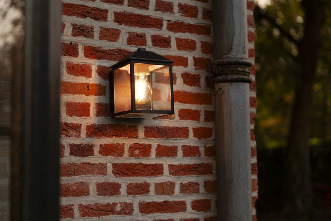 Applique SPIRE da esterno - attacco E27 - Lampadina NON Inclusa