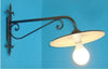 LAMPADA APPLIQUE LANTERNA FERRO BATTUTO CON PIATTO RUSTICA CM.65 LANTERNE