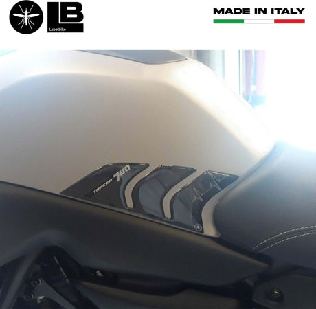 2-adesivi-3D-protezioni-laterali-serbatoio-moto-compatibili-Yamaha-Tracer-700