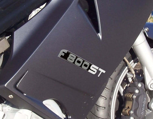 2-ADESIVI-in-Resina-3D-COPPIA-SCRITTA-F800ST-per-MOTO-BMW-F-800-STICKERS-F800-ST