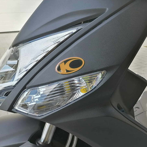 2-ADESIVI-LOGO-in-RESINA-gel-3D-compatibili-per-scooter-Kymco-Nero-ORO