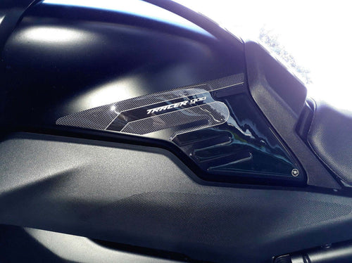 2-ADESIVl-PROTEZIONI-LATERALI-SERBATOIO-compatibili-MOTO-YAMAHA-TRACER-900-18-20
