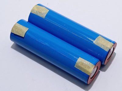 2 Batterie 18650 3.7V 2000mA Litio Ricaricabile Linguette Paglietta Saldare