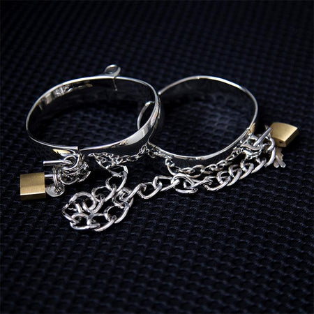 Cavigliere in metallo Fetish addict con lucchetti catena donna 8 x 7 cm argento