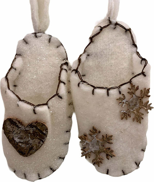 2 Pendagli pantofole pelose h 10 cm, pallina per albero di natale addobbi natalizi Bianco Casa e cucina/Decorazioni per interni/Addobbi e decorazioni per ricorrenze/Decorazioni natalizie/Addobbi e decorazioni/Palle e palline MagiediNatale.it - Altamura, Commerciovirtuoso.it