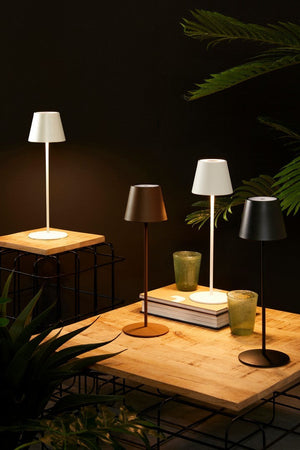 Lampada a led da tavolo "Etna", monocolore, in acciaio verniciato, da 38 cm