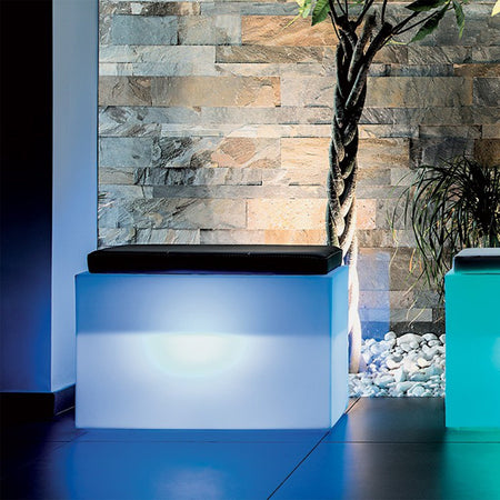 Poltroncina luminosa Roomy Bright con led pouf "Made in Italy" per esterno