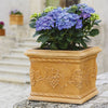 Vaso Quadro Uva quadrato in resina con decorazione per esterno Made in Italy