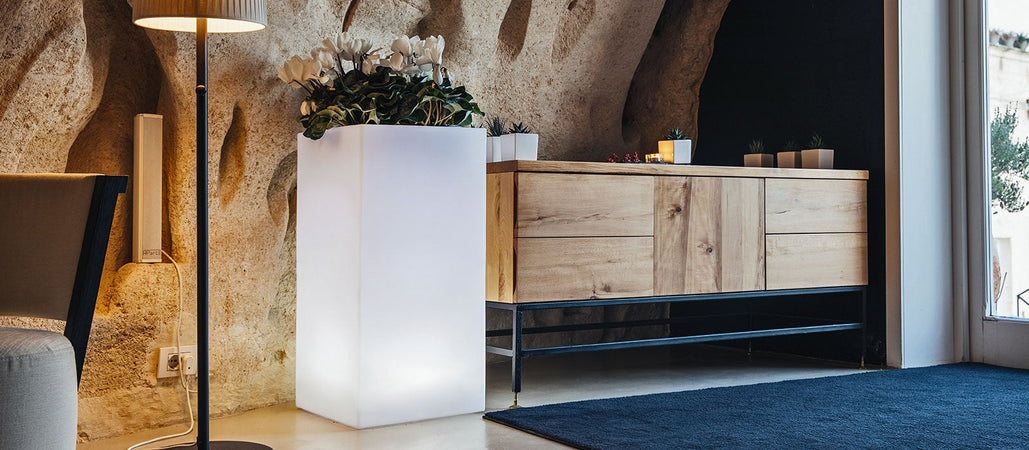 Vaso luminoso Cube per decorazione esterno e giardino "Made in Italy"