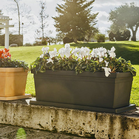 Fioriera liscia rettangolare in resina per piante e fiori Made in Italy da esterno