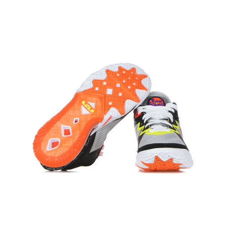 NIKE NBA Scarpa Basket Uomo Lebron Xviii Low "sylvester Vs Tweety" X Space Jam White/bright Crimson/black/yellow Strike da uomo