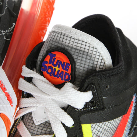 NIKE NBA Scarpa Basket Uomo Lebron Xviii Low "sylvester Vs Tweety" X Space Jam White/bright Crimson/black/yellow Strike da uomo