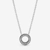 Pandora Collana con cerchio, pavé e logo