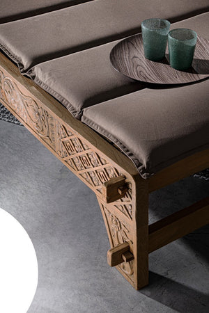 Daybed con cuscino "Sanur" in legno di Teak con finitura color sabbia, per esterno