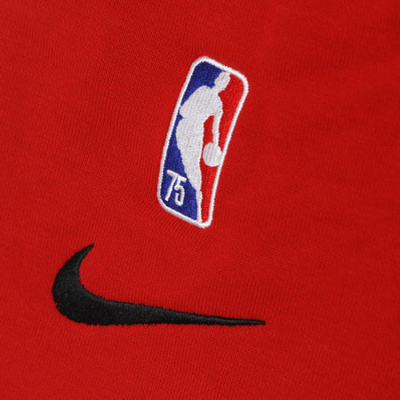 NIKE NBA Pantalone Corto Tuta Uomo Nba Short Fleece Courtside 75 Torrap University Red/black/white/black da uomo