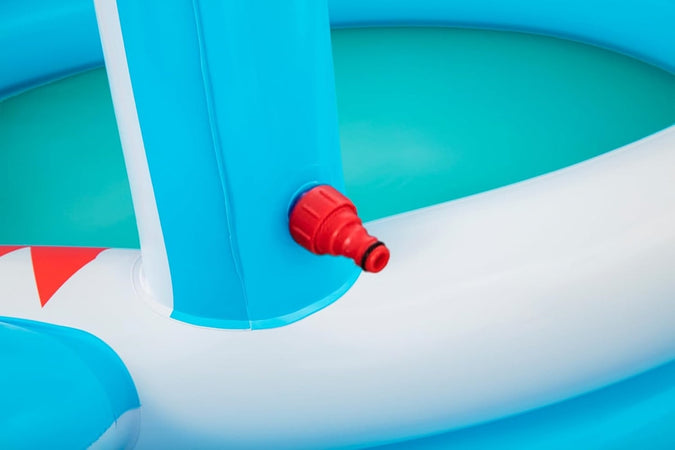 Piscina Per Bambini Sharktastic 2 Anelli Grafica A Squalo 163x127x92cm Con Spruzzo 53157