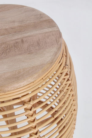 Tavolino "Camaleonte" rotondo, struttura in Rattan, piano in legno di mango Ø45 cm