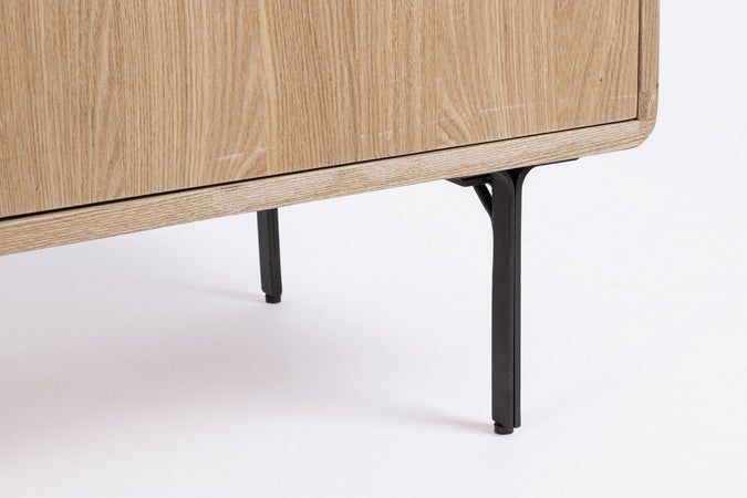 Mobile credenza "Widald" in mdf-legno di frassino, gambe in acciaio, per interno