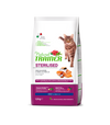 Natural Trainer Sterilised mangime secco Gatti Adult salmone e fibra di pisello