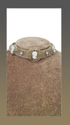 VINTAGE BIJOUX - Choker con 5 inserti in cammeo e perle