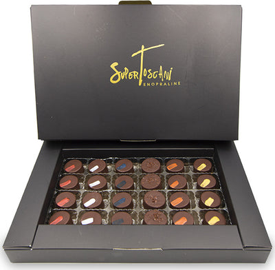24x Cioccolatini Artigianali al Vino Toscano Praline ai Vini Supertoscani Enopraline Maxi Confezione Regalo 280gr. Made in Italy Alimentari e cura della casa/Snack dolci e salati/Caramelle cioccolatini e gomme da masticare/Caramelle e cioccolatini in confezione regalo/Cioccolatini in confezione regalo Conca d’Oro - Campiglia Marittima, Commerciovirtuoso.it