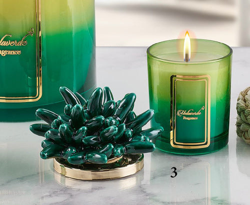 Candela media in ceramica bicolore verde anemone Melaverde Linea Tropicana da 200gr, decorata a mano, con scatola regalo inclusa.