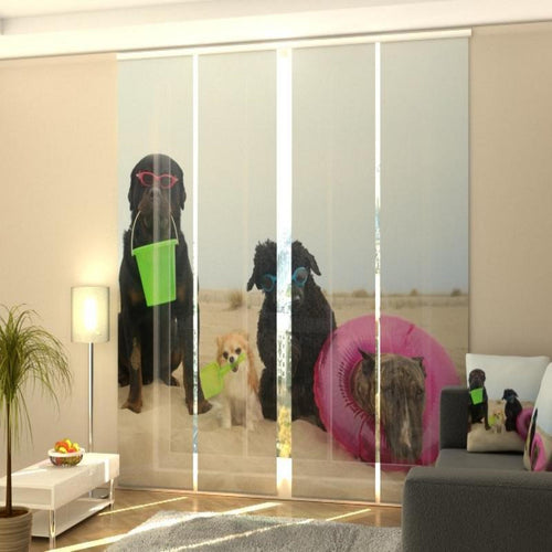 Tende a Pannello Cani in Appoggio su una Spiaggia