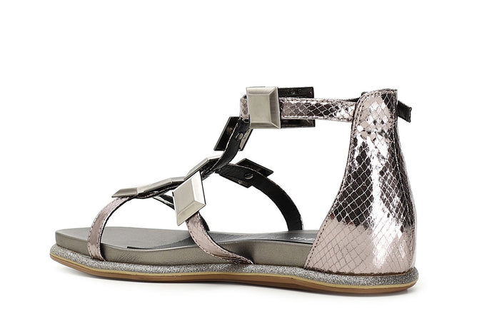 SANDALO FRATE CON ACCESSORI IN METALLO
